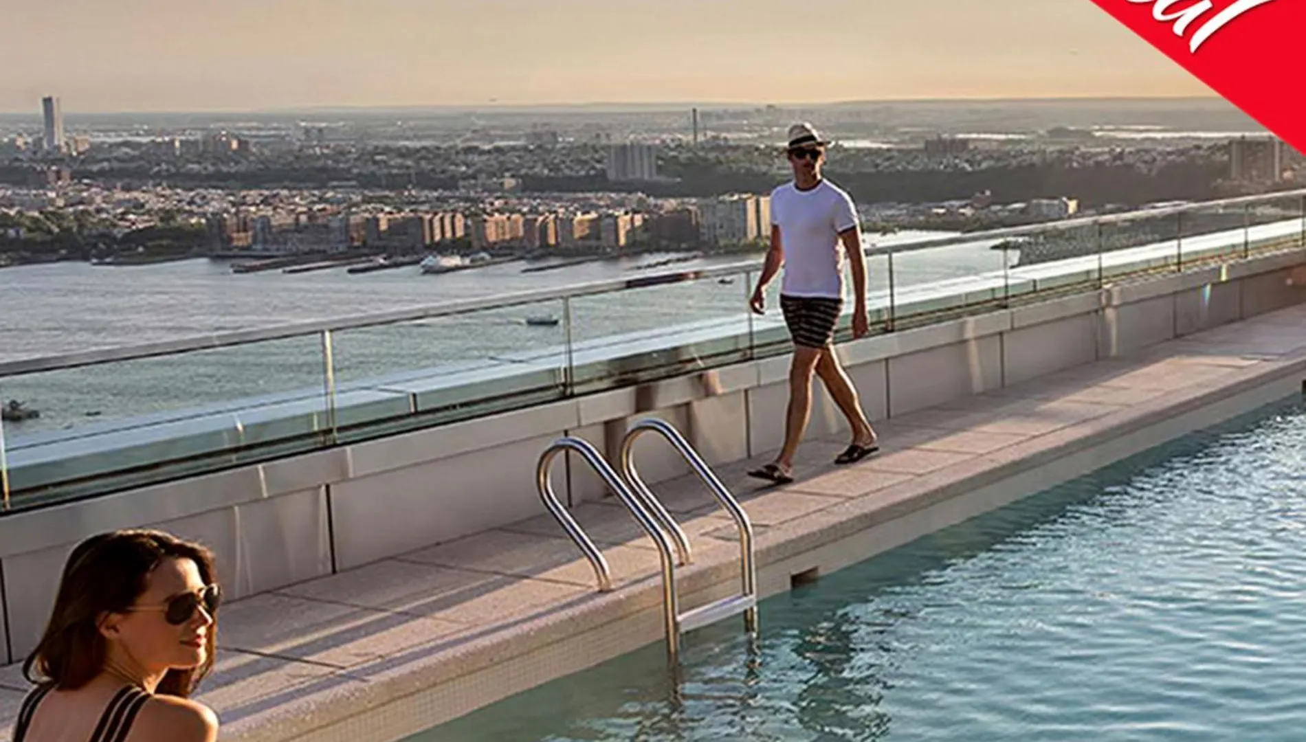 Ducassi Suites Rooftop Pool - Beach Club And Spa ile iletişim